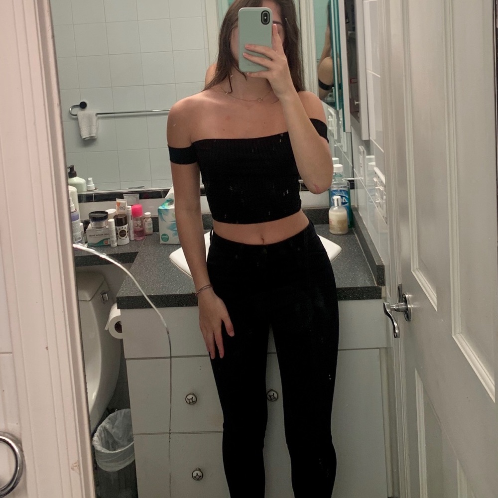 Black ribbed crop top